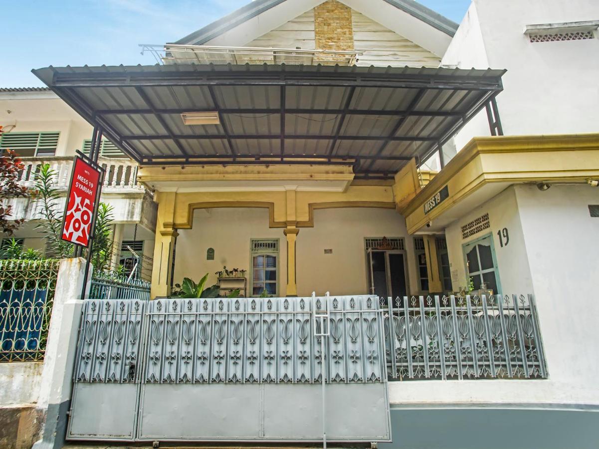 Oyo 90771 Mess 19 Syariah Hotel Bandar Lampung Exterior foto